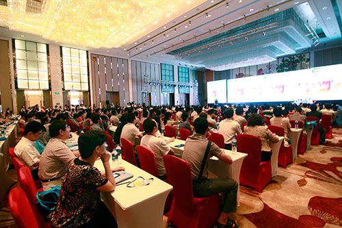 2013廣州峻坤偕同南京微創(chuàng)參與南方消化會議